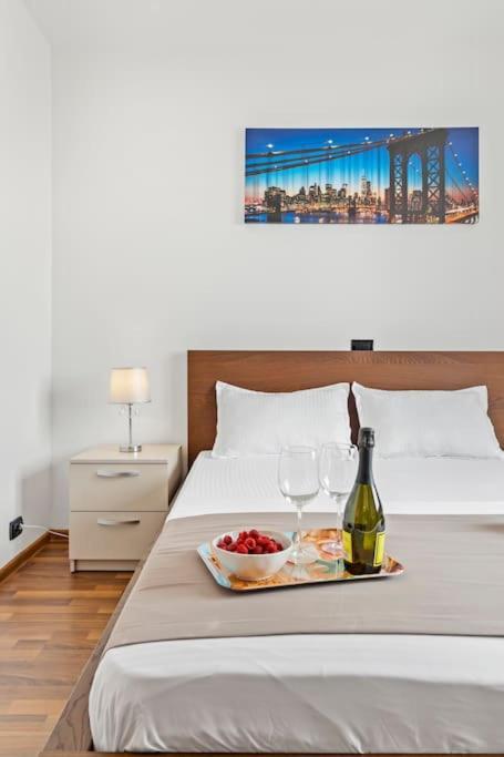Bamboo Ultra Central Apartment Bucarest Esterno foto