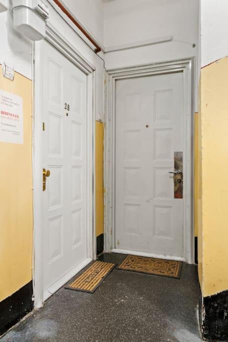 Bamboo Ultra Central Apartment Bucarest Esterno foto